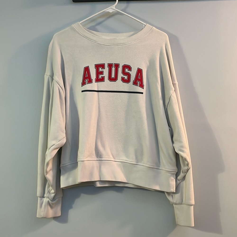 White American Eagle USA crew neck